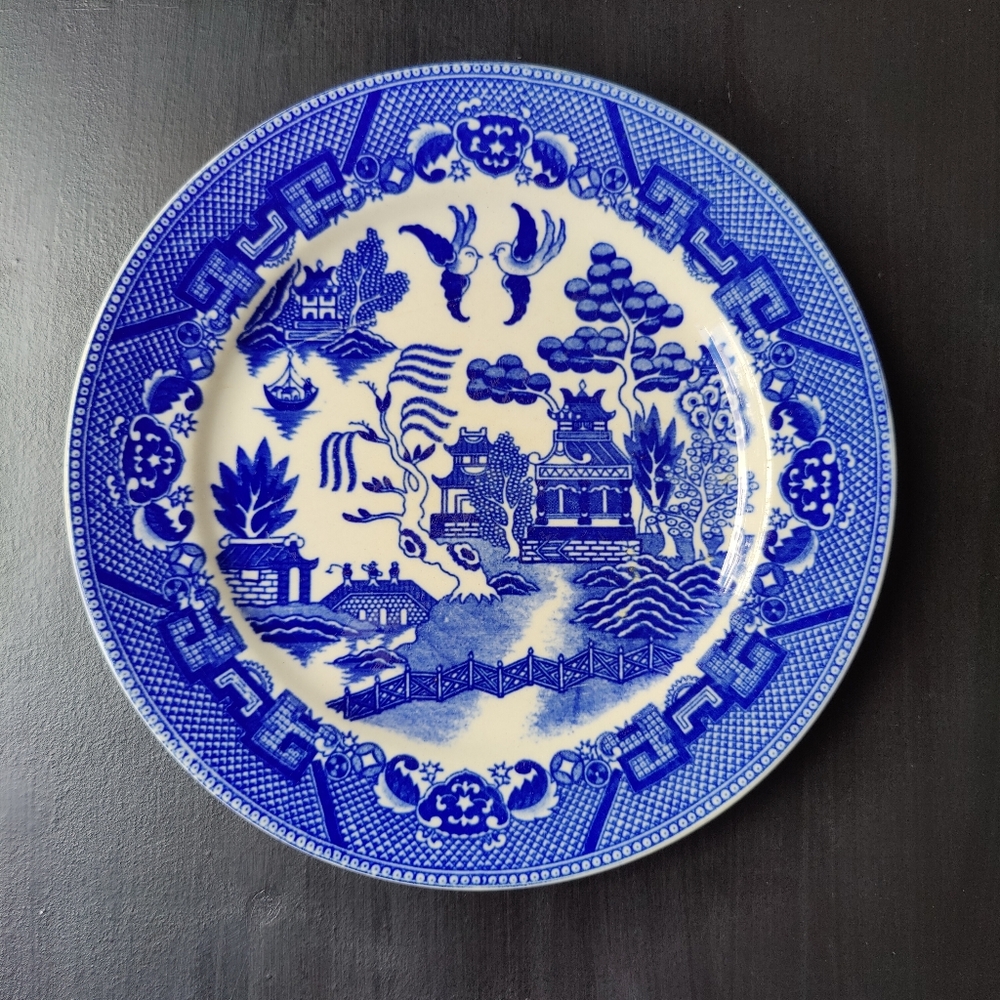 9 inch dinner 🍽️ plate | Blue Willow pattern 🔵⚪ | made in Japan
